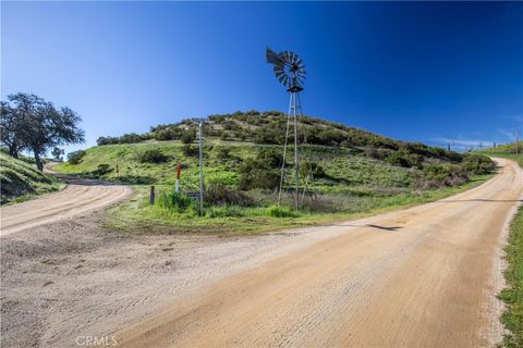 Tiny photo for 1641 Sutliff Road, Paso Robles, CA 93446 (MLS # NS26030854)