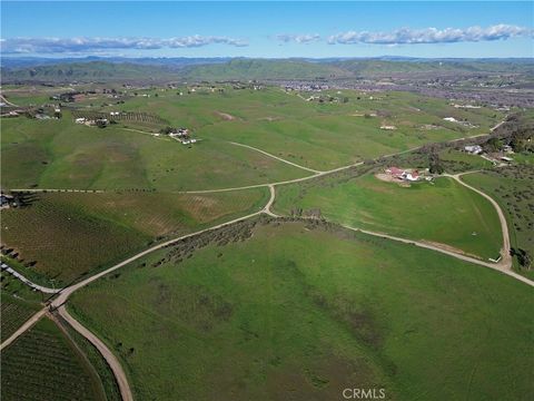 Tiny photo for 1641 Sutliff Road, Paso Robles, CA 93446 (MLS # NS26030854)