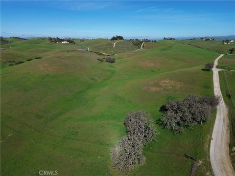Tiny photo for 1641 Sutliff Road, Paso Robles, CA 93446 (MLS # NS26030854)