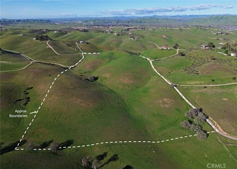 Tiny photo for 1641 Sutliff Road, Paso Robles, CA 93446 (MLS # NS26030854)