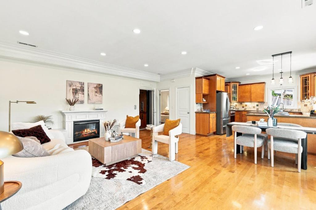 2702 Monte Cresta Drive