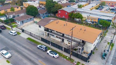 Photo of 254 W 83rd St, Los Angeles, CA 90003 (MLS # DW25246676) Photo of 254 W 83rd St, Los Angeles, CA 90003 (MLS # DW25246676)