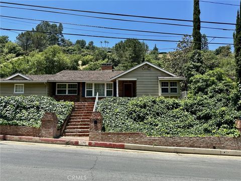 Photo of 3751 STONE CANYON Avenue, Sherman Oaks, CA 91403 (MLS # SR25252108)