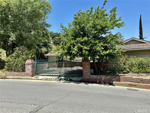 Photo of 3751 STONE CANYON Avenue, Sherman Oaks, CA 91403 (MLS # SR25252108)