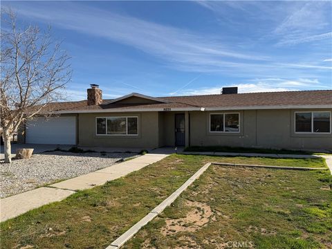 Photo of 15225 Ramona Rd, Apple Valley, CA 92307 (MLS # DW26003364)