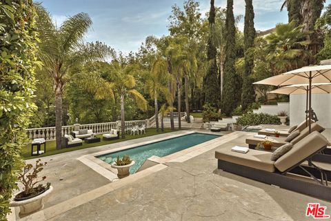 Photo of 3780 Multiview Drive, Los Angeles, CA 90068 (MLS # 26713931)