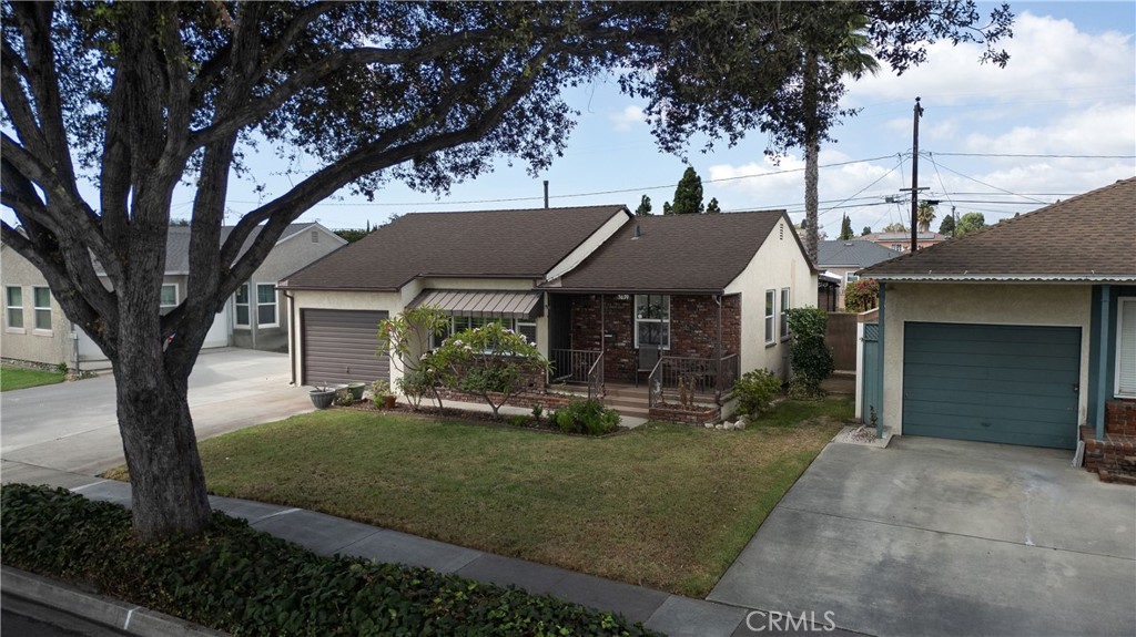 5639 Blackthorne Avenue