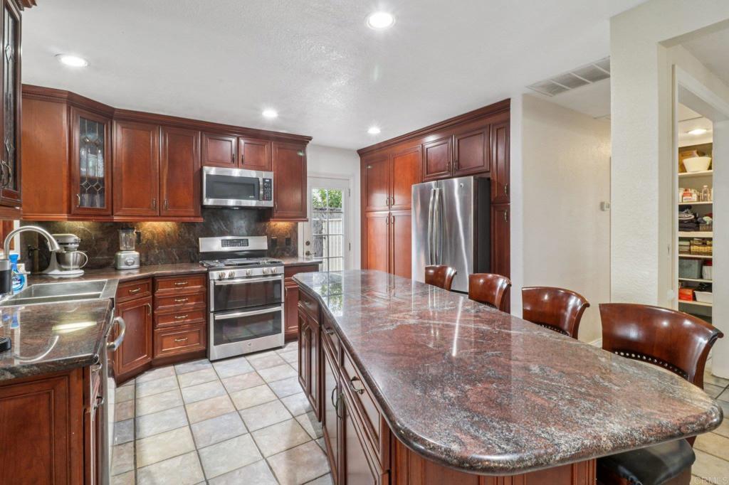 Properties 3 5070 Limerick Ave