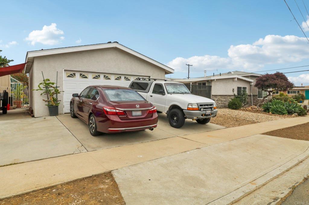 Properties 2 5070 Limerick Ave