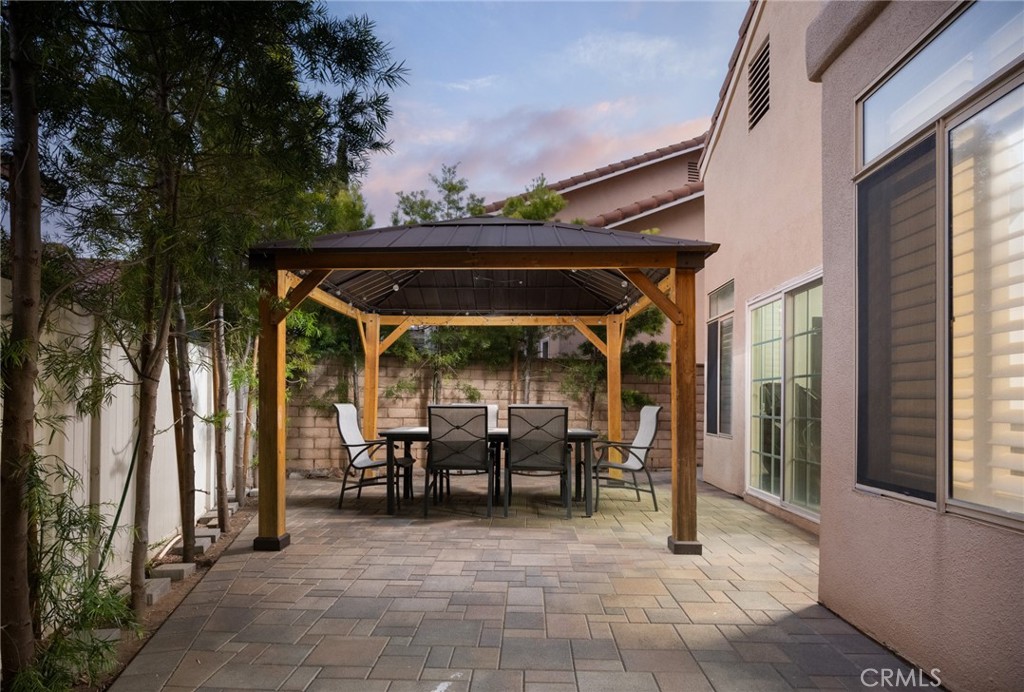 176 S Shadow Pines Road
