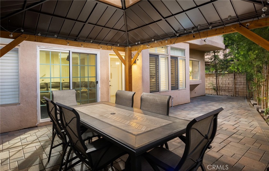 176 S Shadow Pines Road