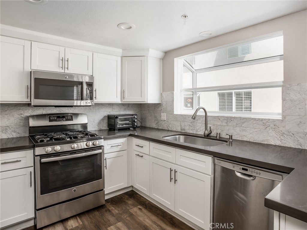 1305 E Grand Avenue F