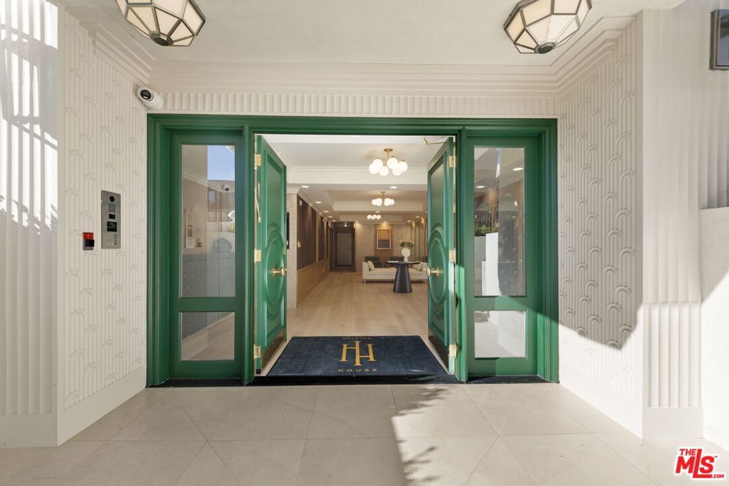 Photo of 11923 Gorham Avenue #102, Los Angeles, CA 90049 (MLS # 26635627)