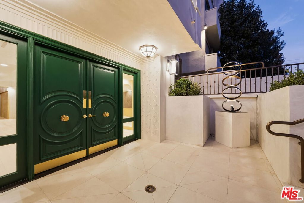 Photo of 11923 Gorham Avenue #102, Los Angeles, CA 90049 (MLS # 26635627)