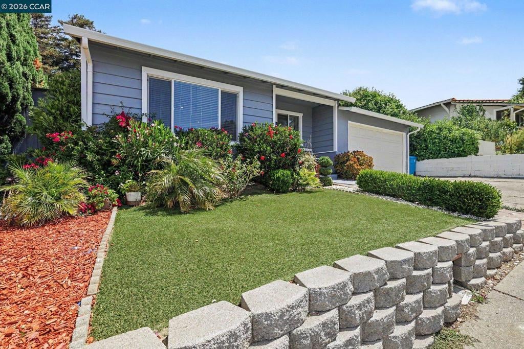 400 Ladera Dr