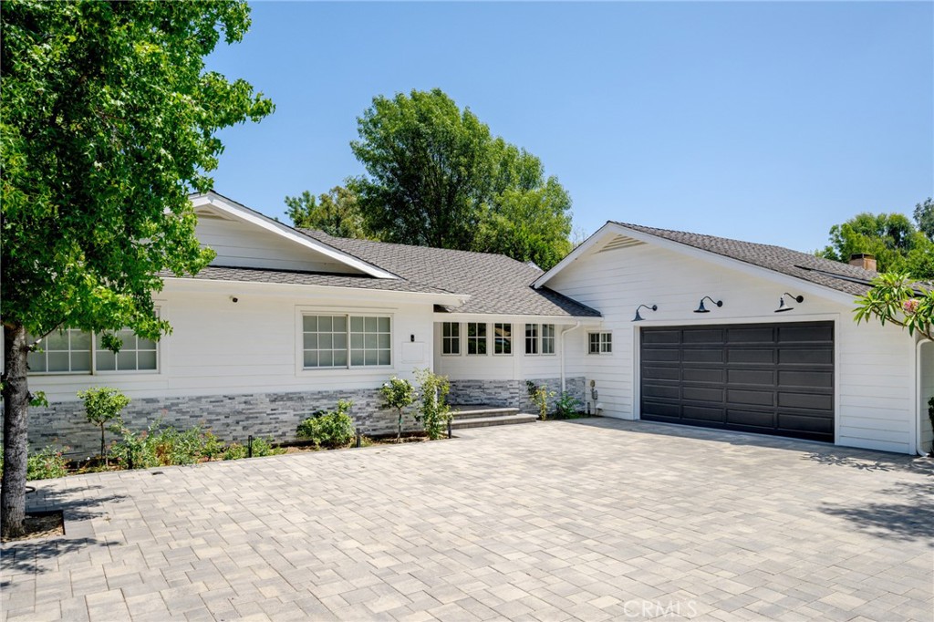 Located By Sherwood Forest * Fully Updated * A Gated 21,246sqft Estate * Includes An ADU * 2,960sqft Main House & A Guest House 1100sqft Est. * MAIN HOUSE -> 4 Bedrooms / 4.5 Bathrooms * 2,960sqft * Open Floor Plan * Formal Living Area With Built In Speakers * Formal Dining Area * Family Room * Open Kitchen With A Center Island & Pantry * Built In Top Of The Line Appliances * Separate Laundry Room * Large Master Bedroom With Walk-In Closet * Large Attic * 2 A/C Units * Laminate Floors * Recessed Lighting * Copper Plumbing * 200amp Electrical Panel * 2 Car Attached Finished Garage * ADU -> 1 Bedrooms / 1 Bathroom + Large Bonus Room * 1100sqft est. * Pebble-Tech Finish Pool * Large Grass Area * Entertainers Backyard * Circular Driveway