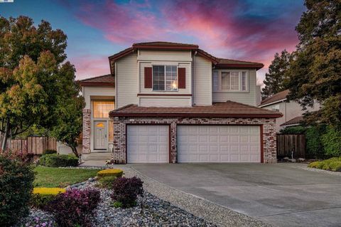 Photo of 606 Loyola Way Way, Livermore, CA 94550 (MLS # 41092221)