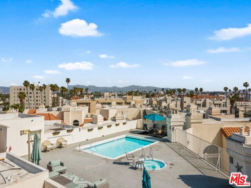 620 S Gramercy Place 226