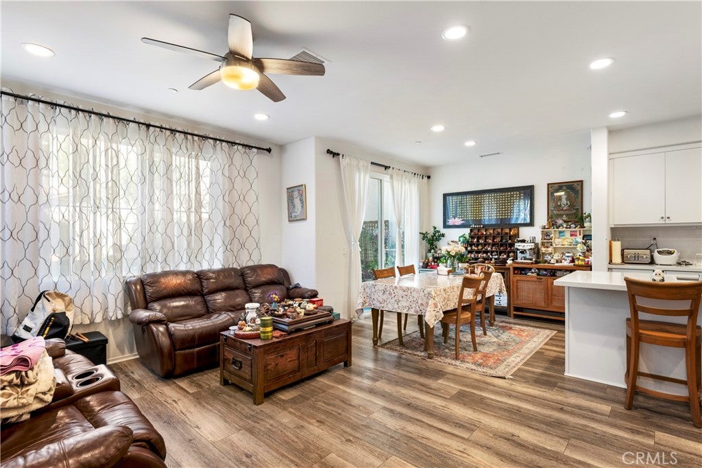 31560 Calle Canto