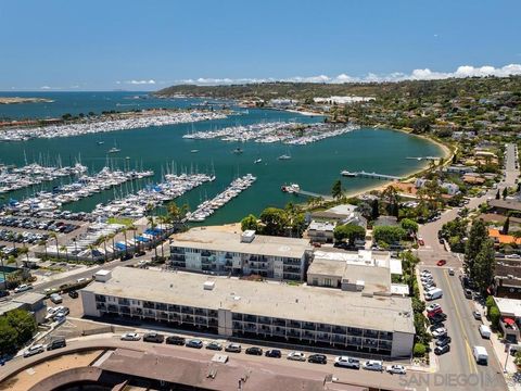 Photo of 1021 Scott St #101, San Diego, CA 92106 (MLS # 260013171SD)