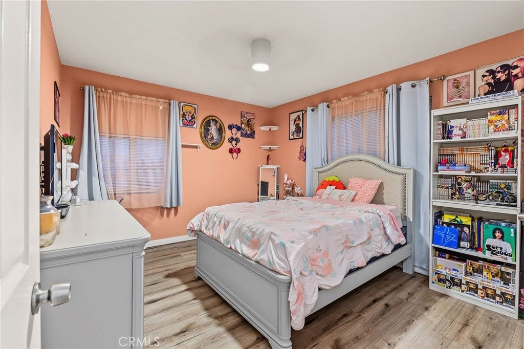 2211 N Grape Ave