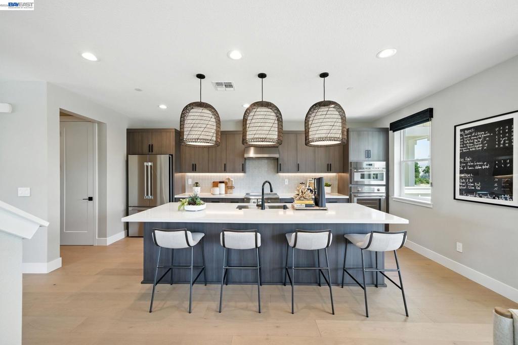 4707 Marengo Common