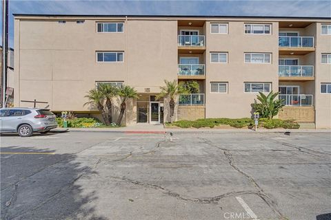 Photo of 15 15th St #22, Hermosa Beach, CA 90254 (MLS # SB26048419)