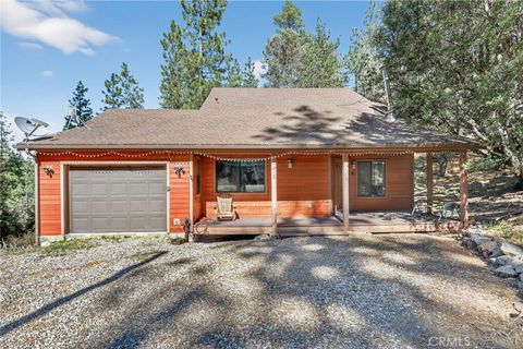 Photo of 1312 Zermatt Court Ct, Pine Mountain Club, CA 93222 (MLS # SR26063577)