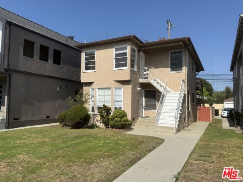 Tiny photo for 2616 S Barrington Avenue, Los Angeles, CA 90064 (MLS # 26851823)