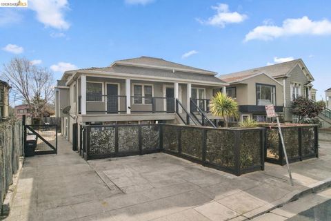 Photo of 769 769 17th St St, Oakland, CA 94612 (MLS # 41125973)