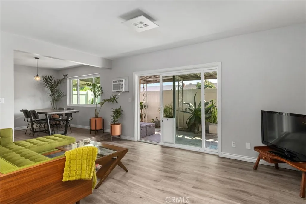 Santa Ana, California 92705, United States, 3 Bedrooms Bedrooms, ,2 BathroomsBathrooms,Residential,Active,191070