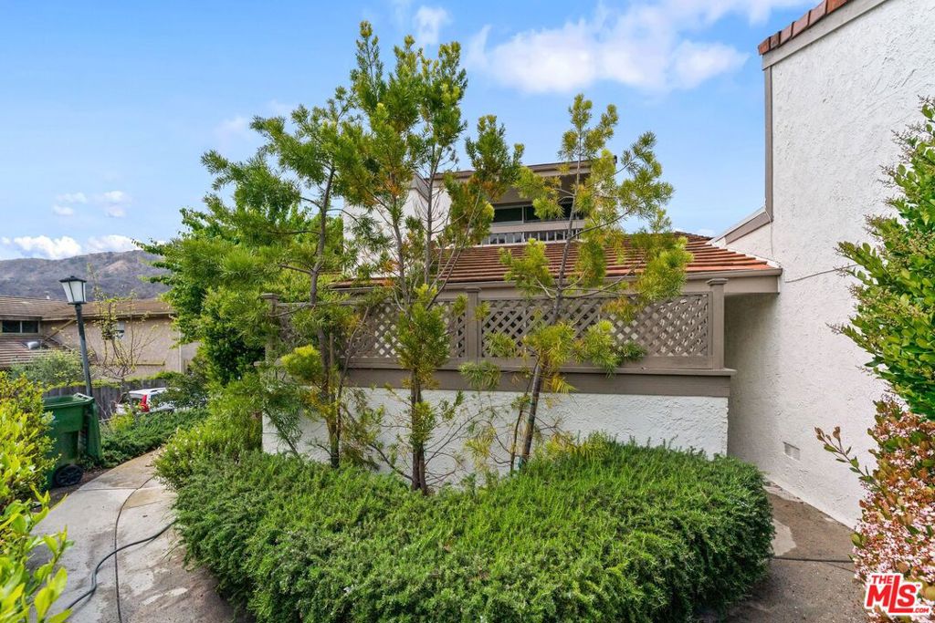 17114 palisades circle