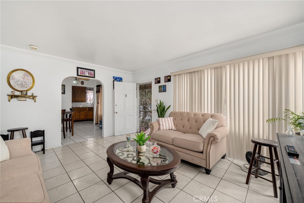 Properties 3 4236 Cortland Street