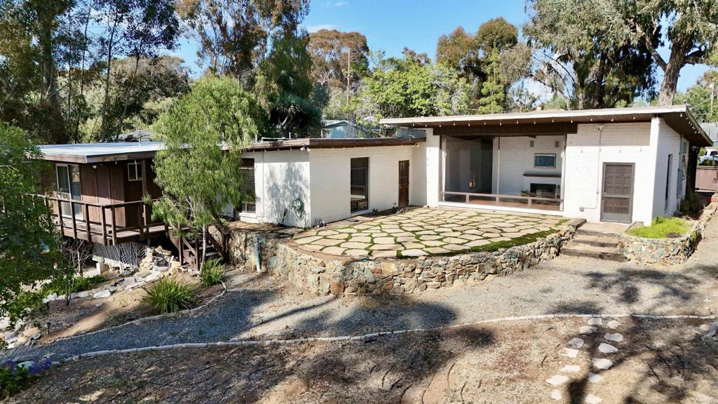 3533 Lomacitas Lane