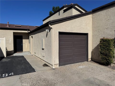 Photo of 296 Parkview Place, Lake Elsinore, CA 92530 (MLS # SW26222518)