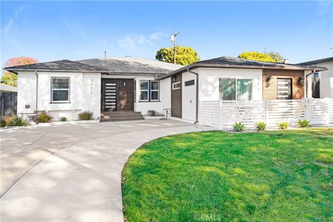 Photo of 7425 W 88th Pl PL, Los Angeles, CA 90045 (MLS # OC26208240)