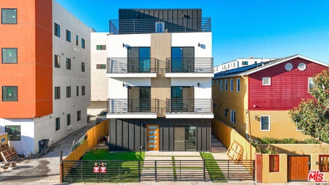 Photo of 1359 W 35th Place, Los Angeles, CA 90007 (MLS # 26101615)