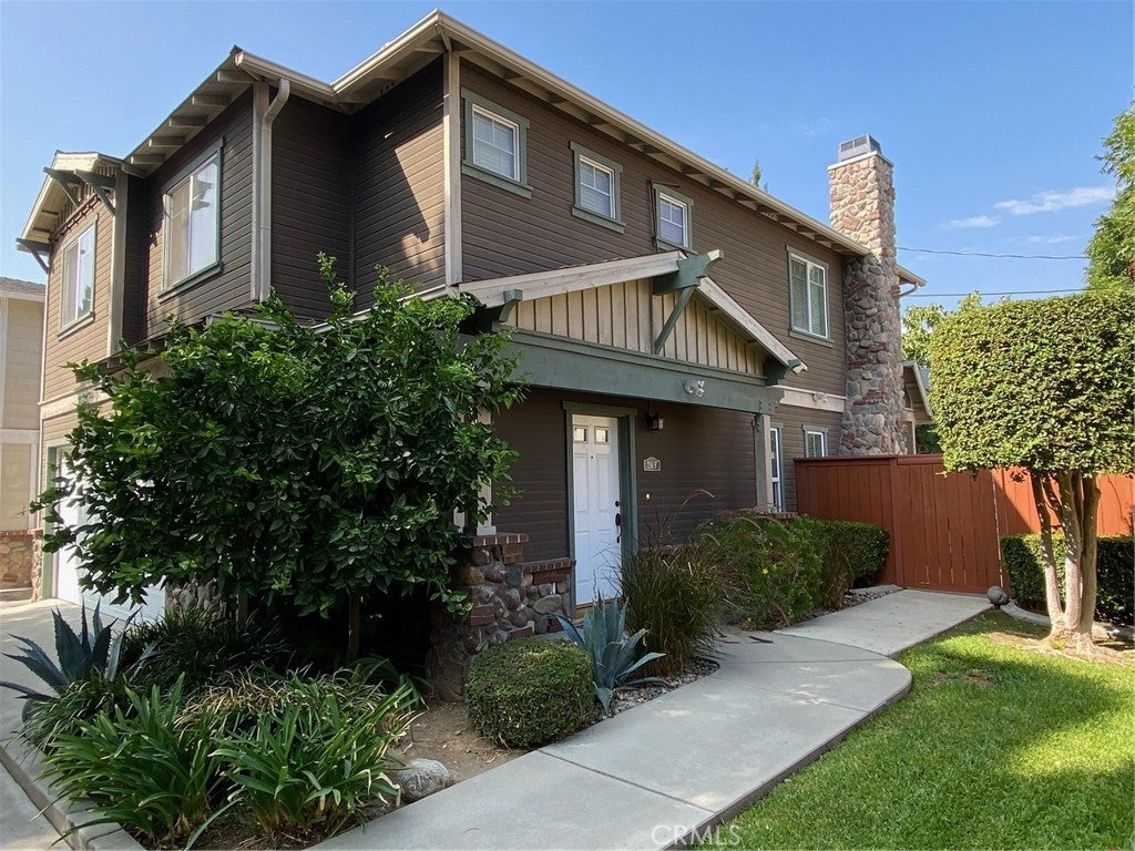 214 Violet Avenue