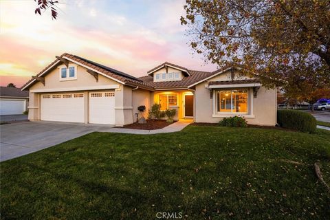 Photo of 2642 Vineyard Circle, Paso Robles, CA 93446 (MLS # NS25263610)