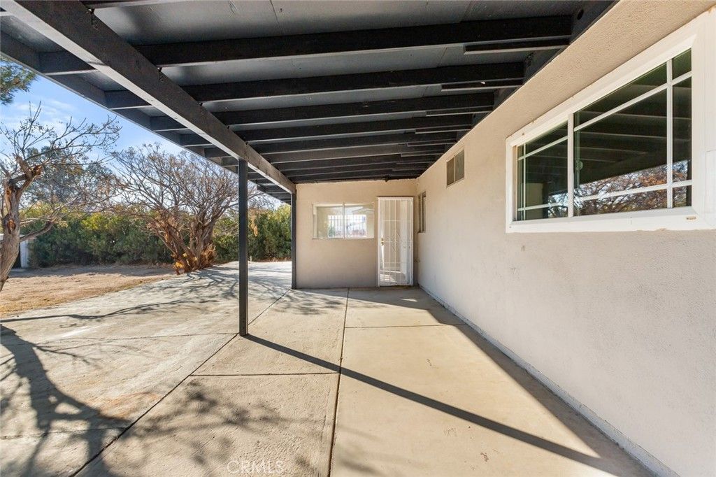 Photo of 19223 Rocksprings Road, Hesperia, CA 92345 (MLS # IG26072381)