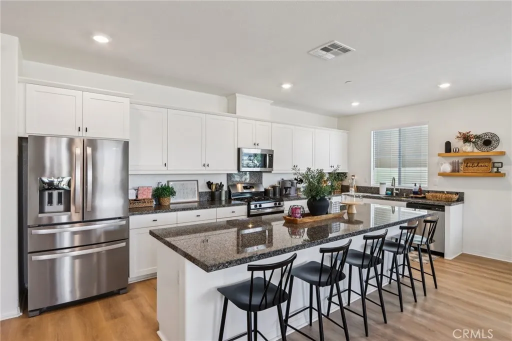 Hemet, California 92545, United States, 3 Bedrooms Bedrooms, ,2 BathroomsBathrooms,Residential,Active,192786