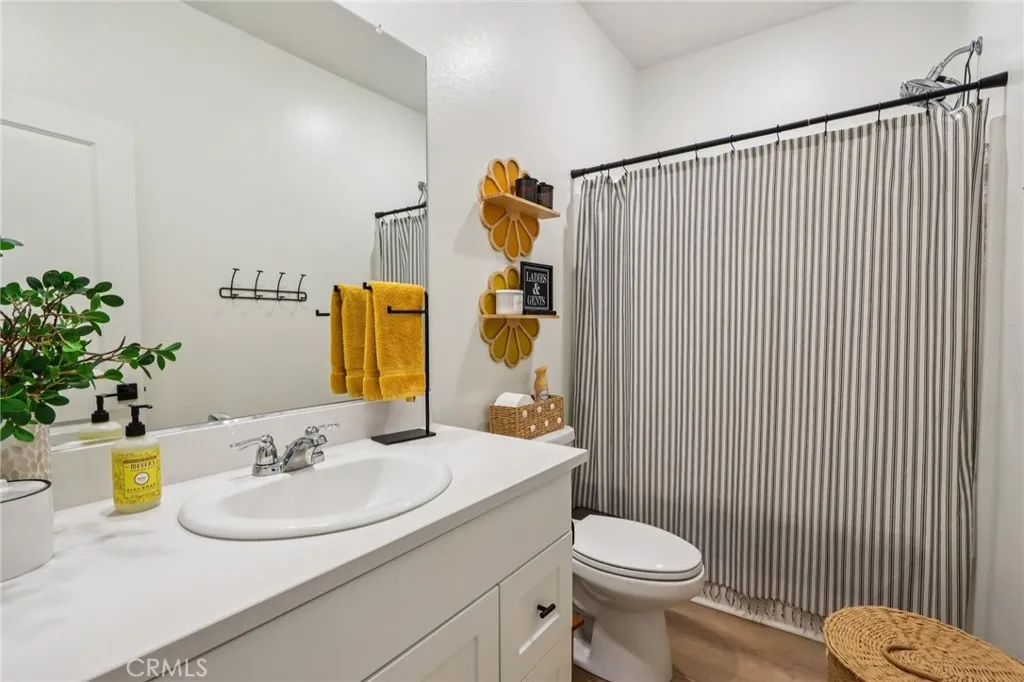 Hemet, California 92545, United States, 3 Bedrooms Bedrooms, ,2 BathroomsBathrooms,Residential,Active,192786