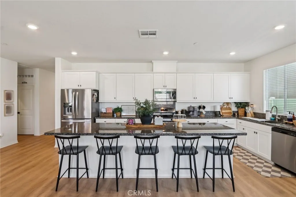 Hemet, California 92545, United States, 3 Bedrooms Bedrooms, ,2 BathroomsBathrooms,Residential,Active,192786