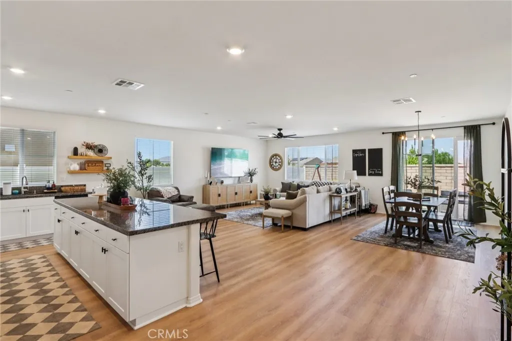 Hemet, California 92545, United States, 3 Bedrooms Bedrooms, ,2 BathroomsBathrooms,Residential,Active,192786