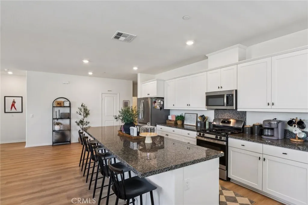 Hemet, California 92545, United States, 3 Bedrooms Bedrooms, ,2 BathroomsBathrooms,Residential,Active,192786