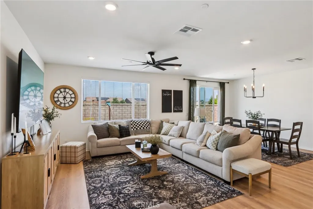 Hemet, California 92545, United States, 3 Bedrooms Bedrooms, ,2 BathroomsBathrooms,Residential,Active,192786