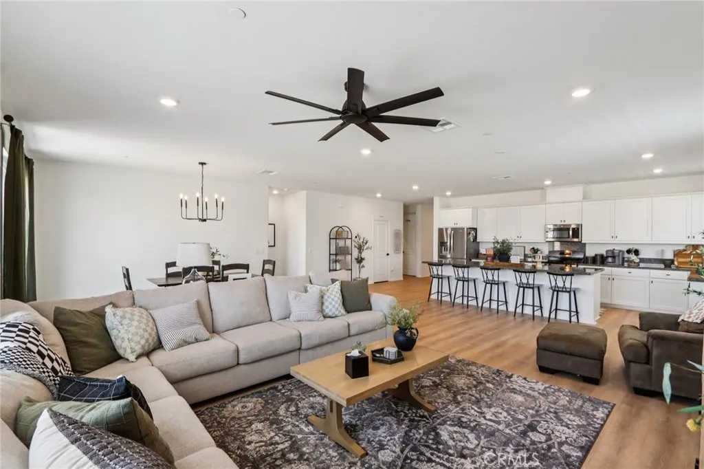 Hemet, California 92545, United States, 3 Bedrooms Bedrooms, ,2 BathroomsBathrooms,Residential,Active,192786