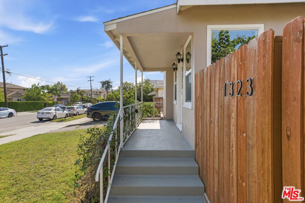 1321 Orange Grove Avenue