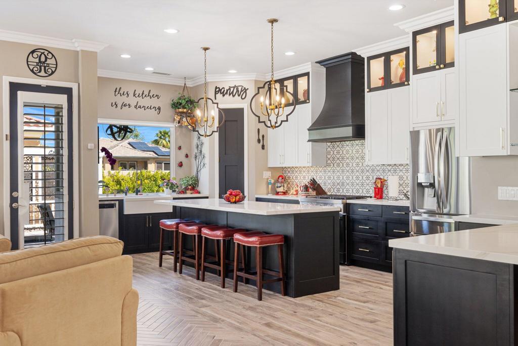 4 Lake Como Court