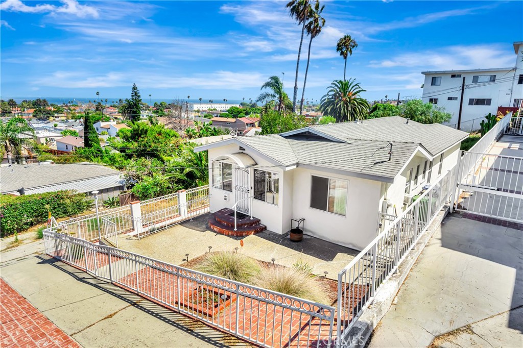 661 W 26th Street